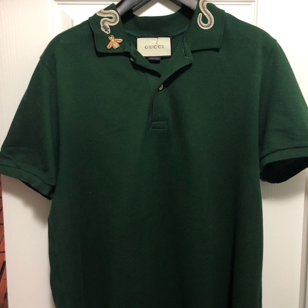 Gucci polo with embroidered snake and bee collar
